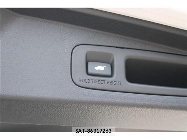 Honda STEP WGN 2025-10 8132518-19