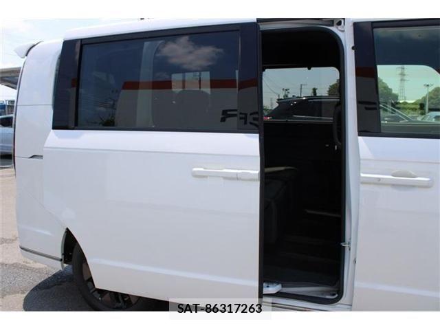Honda STEP WGN 2025-10 8132518-22