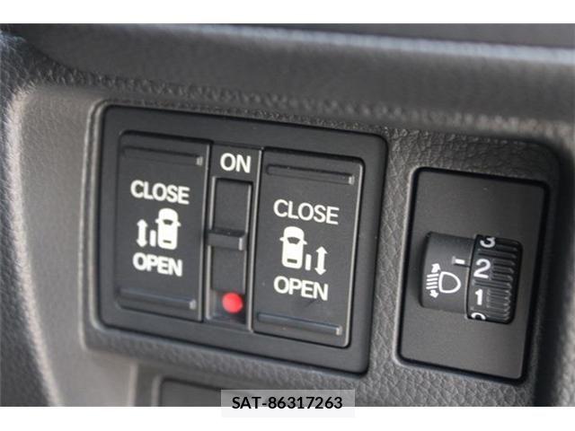 Honda STEP WGN 2025-10 8132518-4