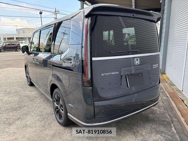 Honda STEP WGN 2026-07 8210441-2