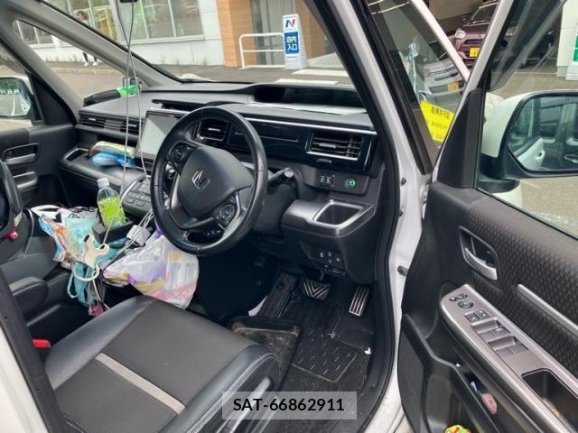 Honda STEP WGN 2018-05 8317384-19