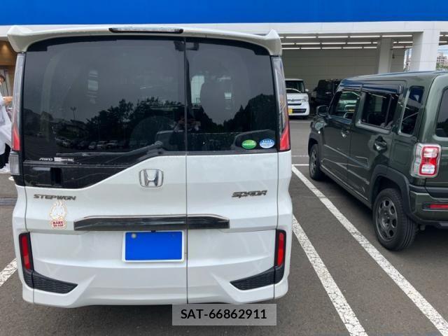 Honda STEP WGN 2018-05 8317384-5