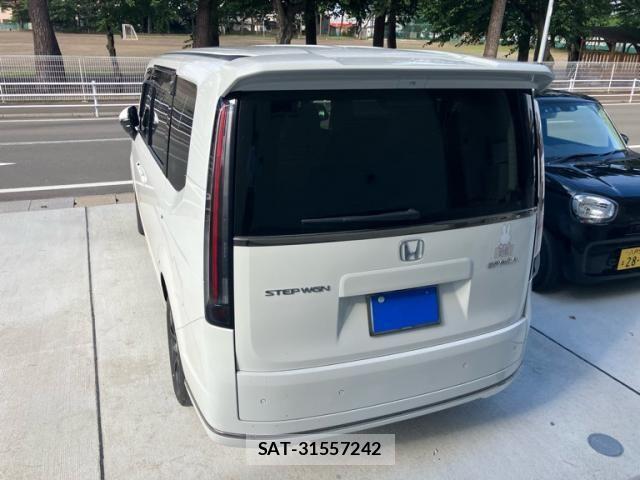 Honda STEP WGN 2025-03 8338027-5
