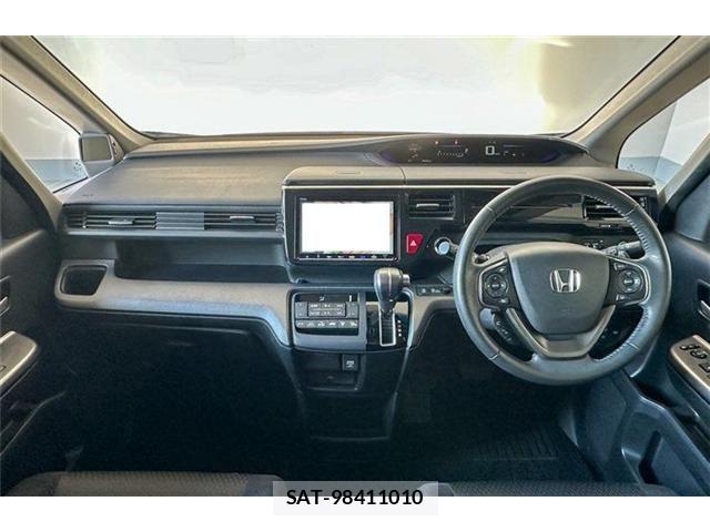 Honda STEP WGN 2019-01 8355670-13