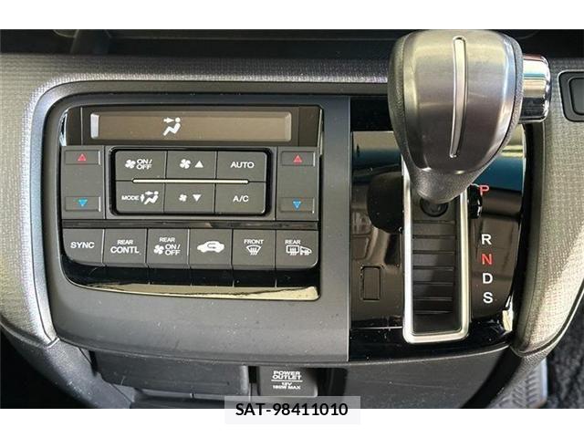 Honda STEP WGN 2019-01 8355670-17