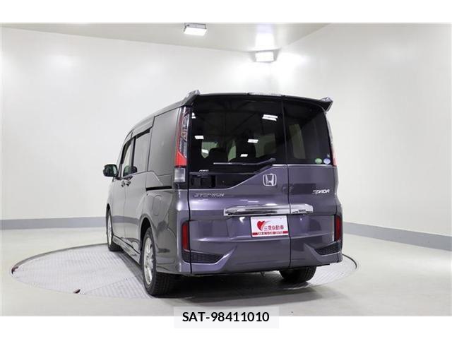 Honda STEP WGN 2019-01 8355670-4