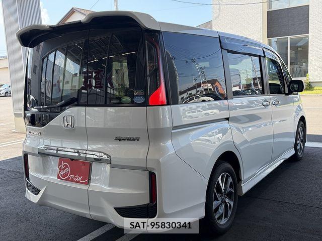 Honda STEP WGN 2017-03 8355671-6