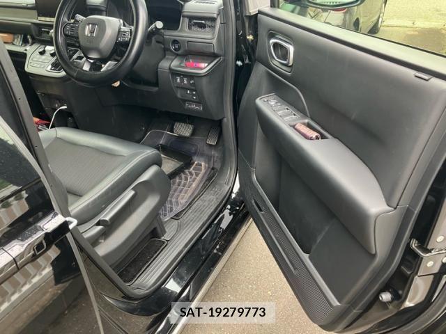 Honda STEP WGN 2024-02 8369033-17