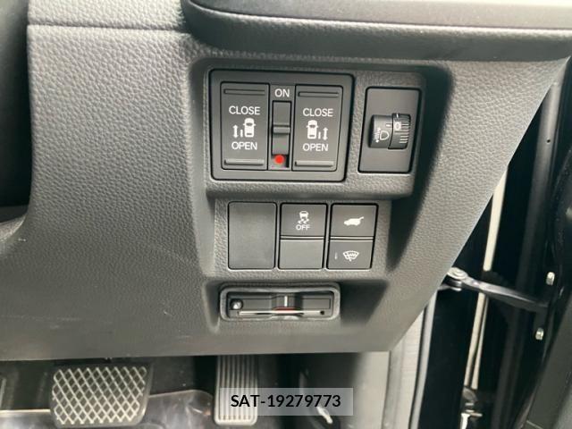 Honda STEP WGN 2024-02 8369033-20