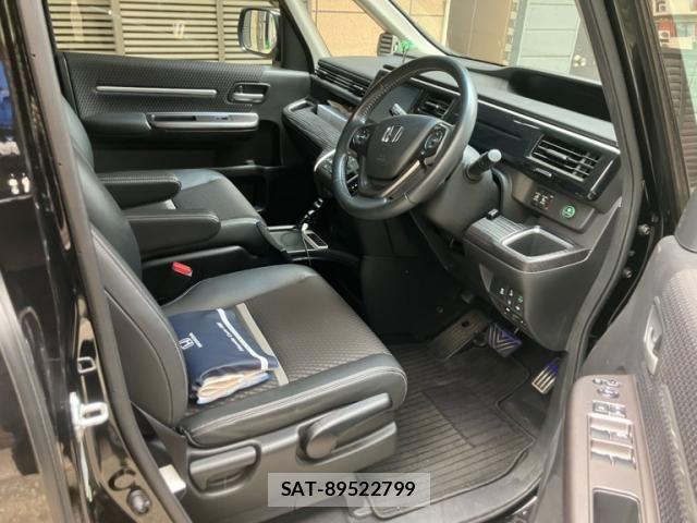 Honda STEP WGN 2016-08 8415160-11