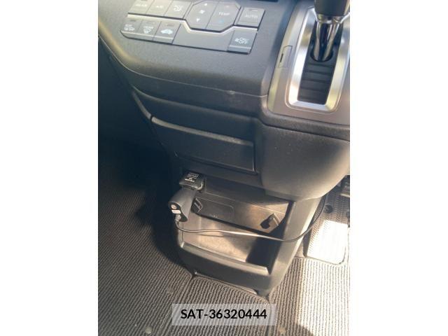 Honda STEP WGN 2013-05 8415161-20
