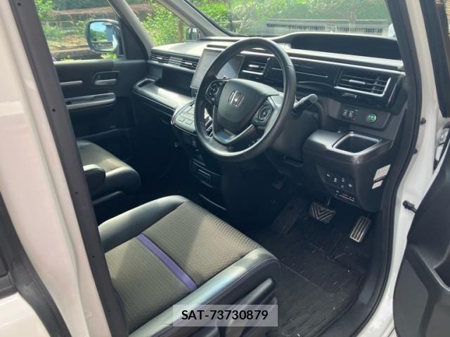 Honda STEP WGN 2019-04 8831821-11