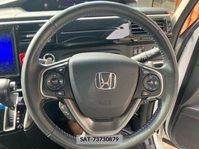 Honda STEP WGN 2019-04 8831821-17