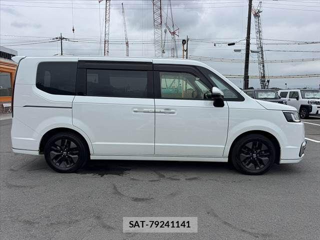 Honda STEP WGN 2022-07 8831822-11