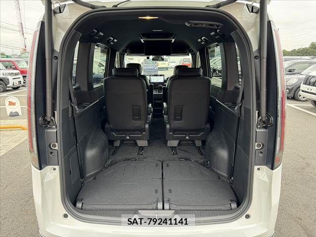 Honda STEP WGN 2022-07 8831822-19