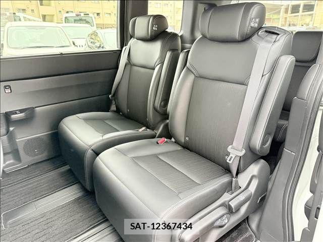 Honda STEP WGN 2024-06 8872146-9