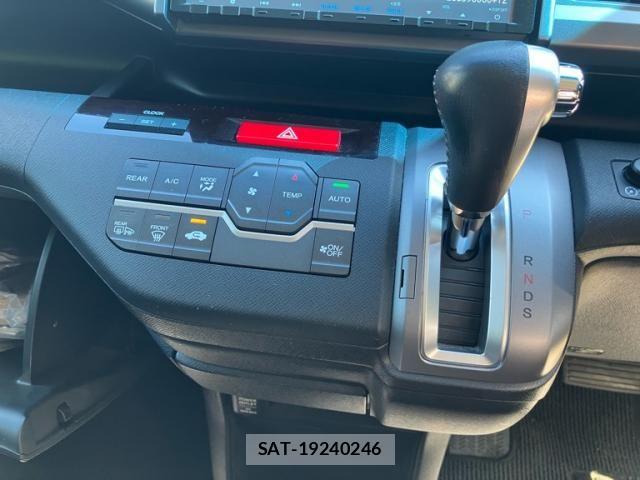 Honda STEP WGN 2013-09 8882374-18