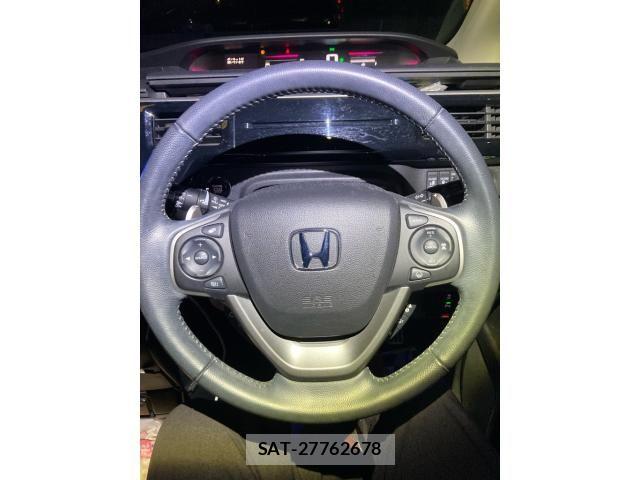 Honda STEP WGN 2021-03 8882369-16