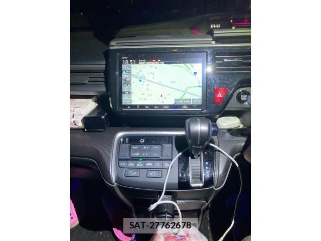 Honda STEP WGN 2021-03 8882369-18