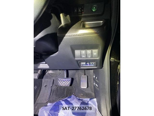 Honda STEP WGN 2021-03 8882369-21