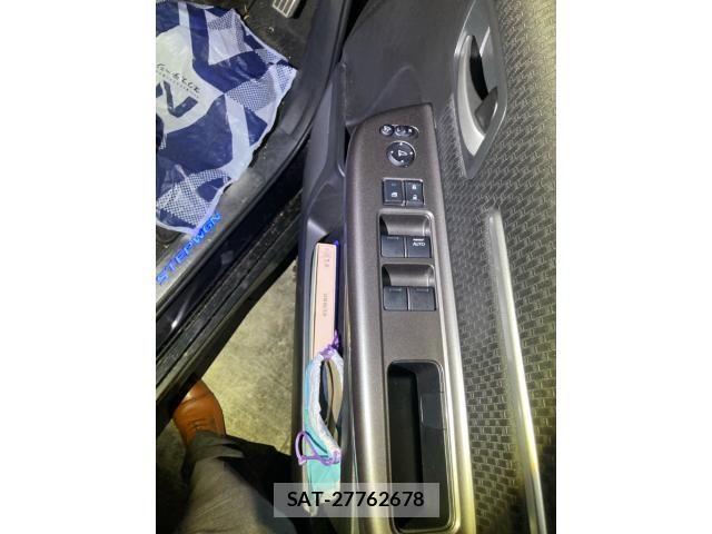 Honda STEP WGN 2021-03 8882369-22