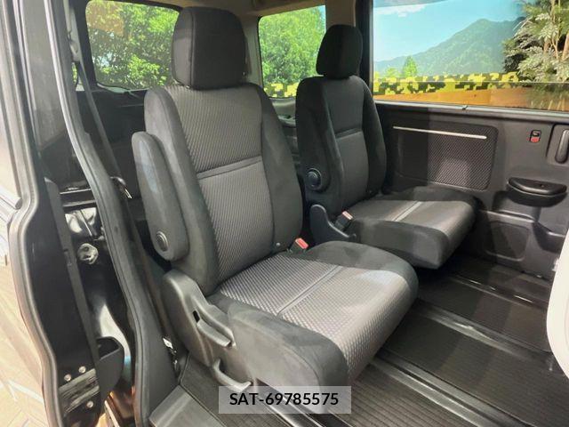 Honda STEP WGN 2017-09 8884407-9