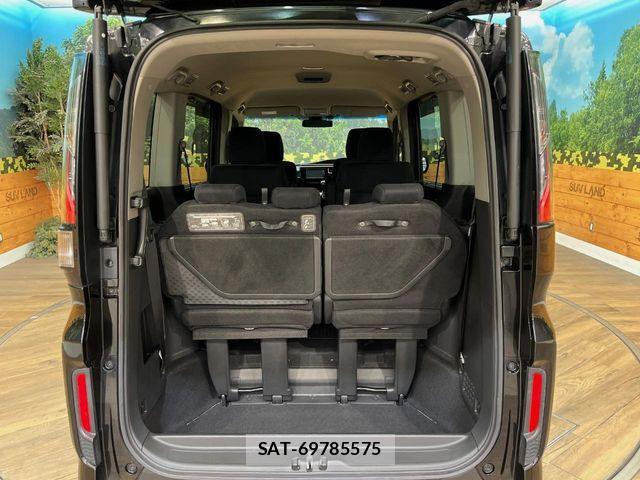 Honda STEP WGN 2017-09 8884407-11