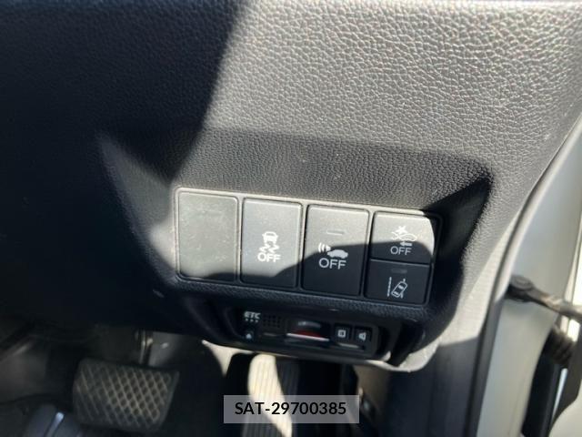 Honda STEP WGN 2018-03 6913632-11