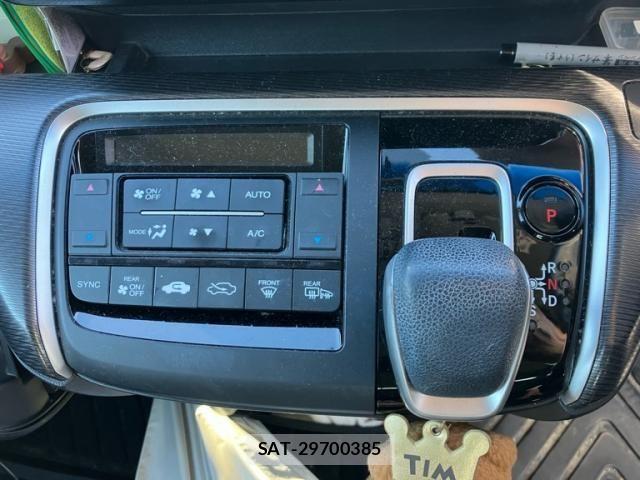 Honda STEP WGN 2018-03 6913632-15