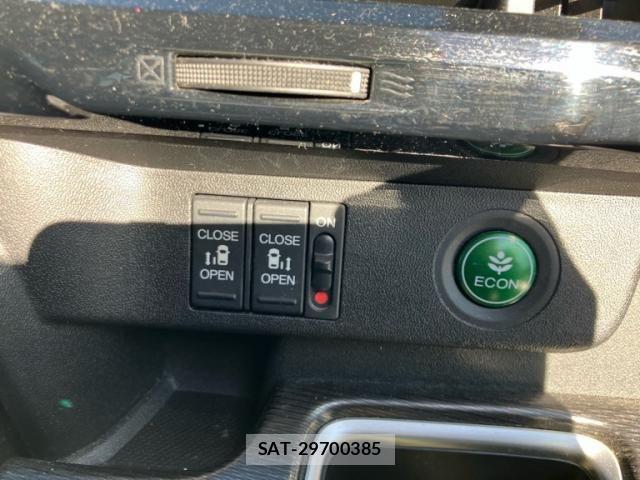 Honda STEP WGN 2018-03 6913632-16