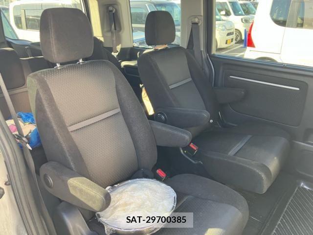 Honda STEP WGN 2018-03 6913632-18