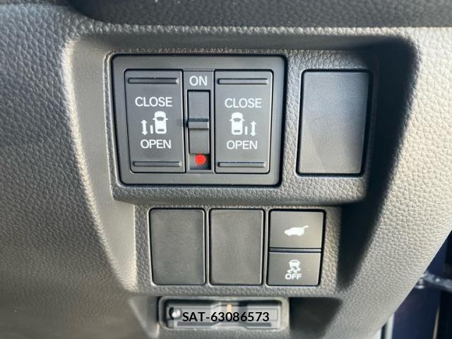 Honda STEP WGN 2024-03 6998472-11