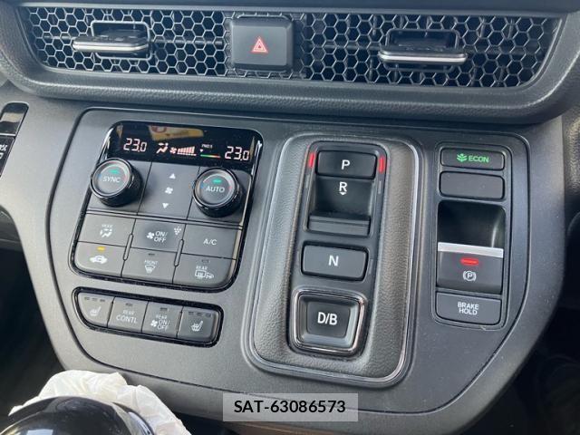 Honda STEP WGN 2024-03 6998472-16