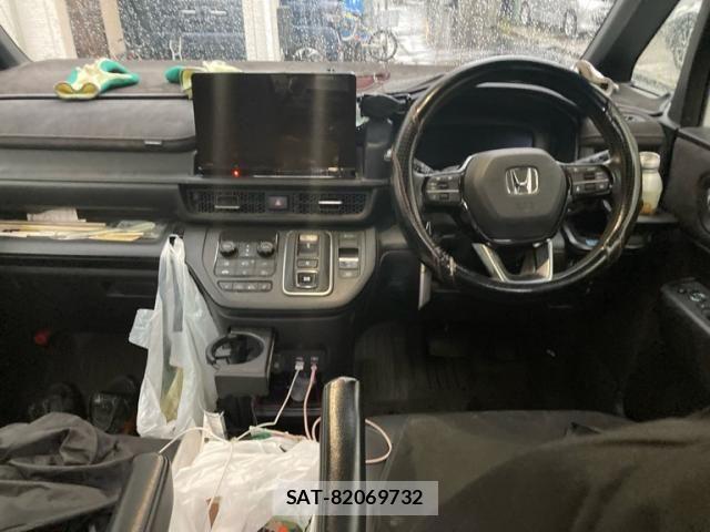 Honda STEP WGN 2023-09 7359984-11