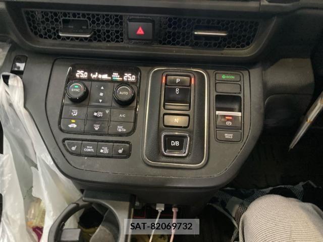 Honda STEP WGN 2023-09 7359984-20
