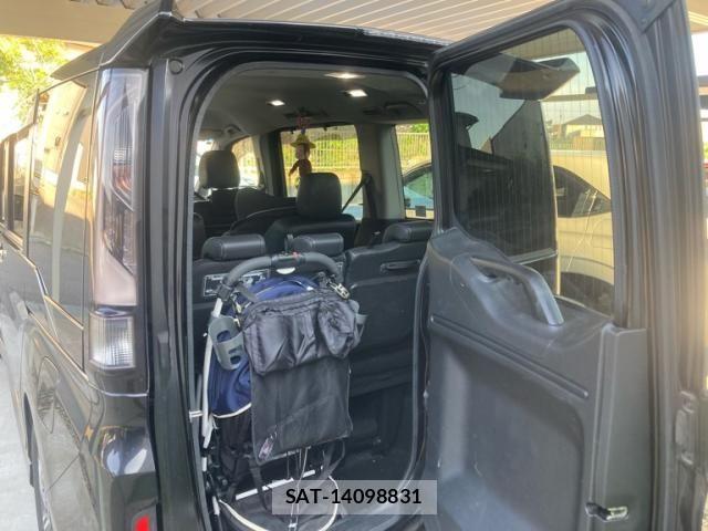 Honda STEP WGN 2017-09 7620422-6