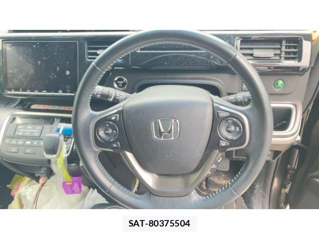 Honda STEP WGN 2018-04 7879708-10