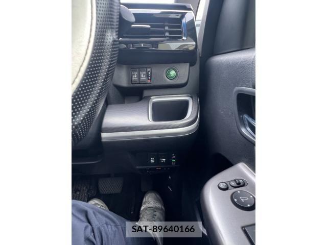 Honda STEP WGN 2018-11 7879706-12
