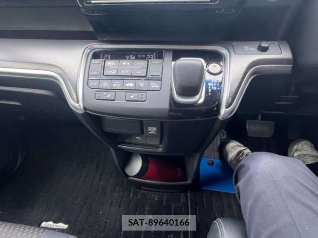 Honda STEP WGN 2018-11 7879706-14