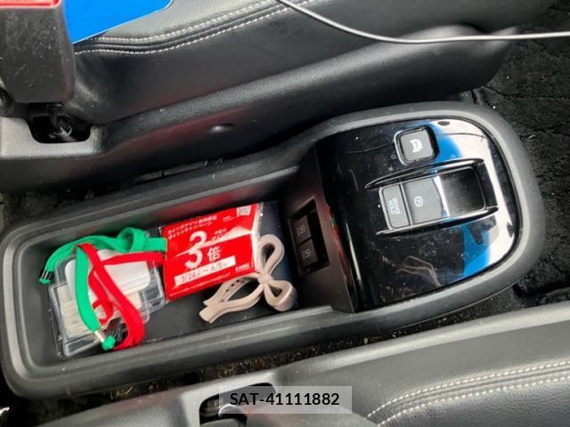 Honda STEP WGN 2018-03 7879707-24