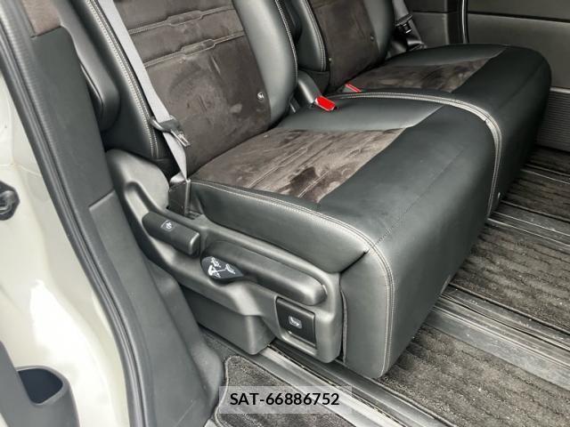 Honda STEP WGN 2024-01 7963926-14