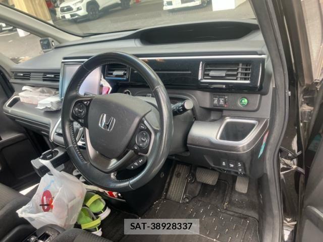 Honda STEP WGN 2017-10 8231938-11