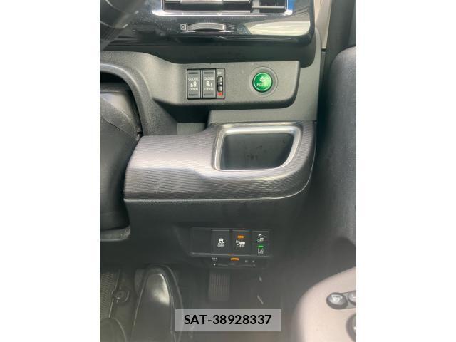 Honda STEP WGN 2017-10 8231938-14