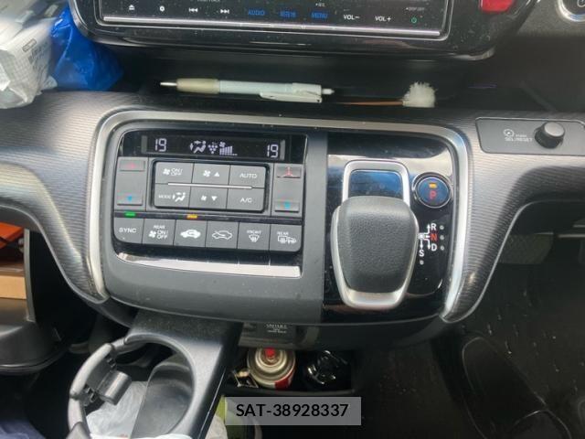 Honda STEP WGN 2017-10 8231938-26