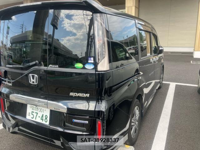 Honda STEP WGN 2017-10 8231938-4