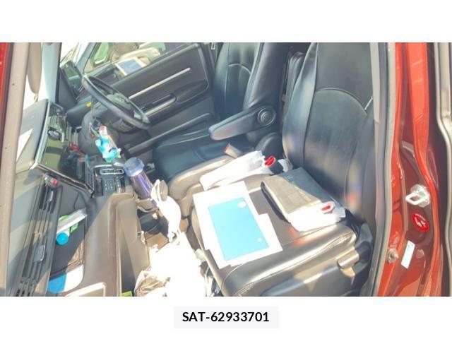 Honda STEP WGN 2018-04 8338031-11