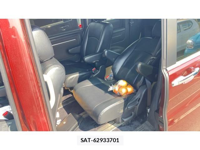 Honda STEP WGN 2018-04 8338031-12