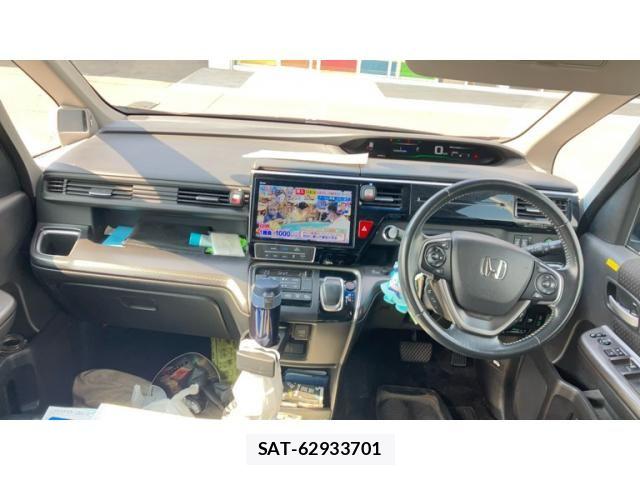 Honda STEP WGN 2018-04 8338031-16