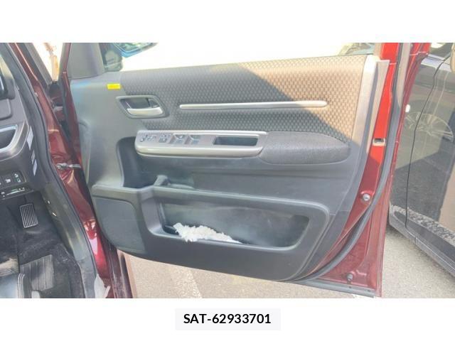 Honda STEP WGN 2018-04 8338031-17