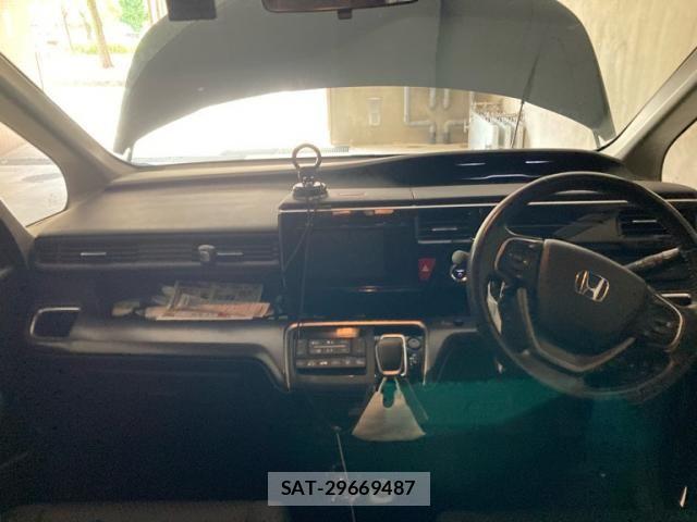 Honda STEP WGN 2018-01 8372236-12